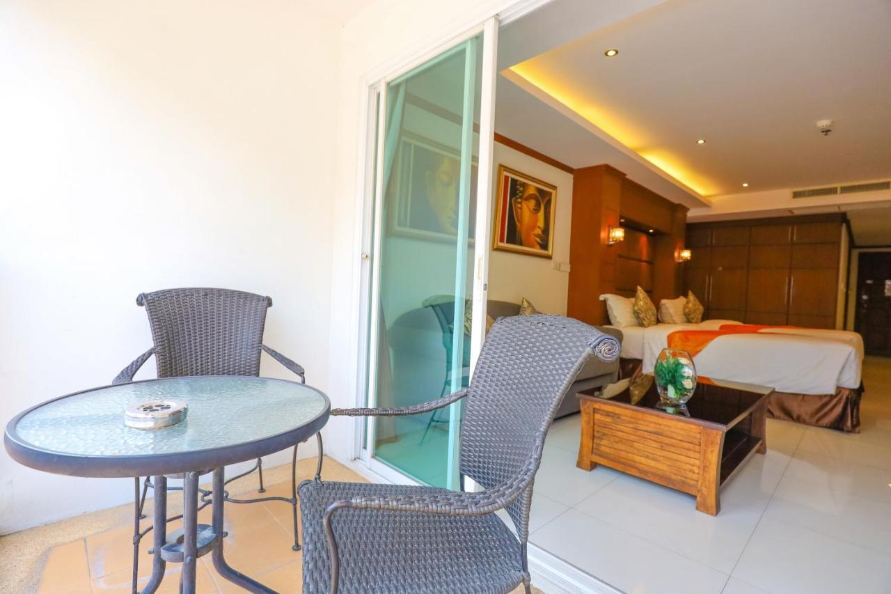 Tara Court Hotel Pattaya Bagian luar foto