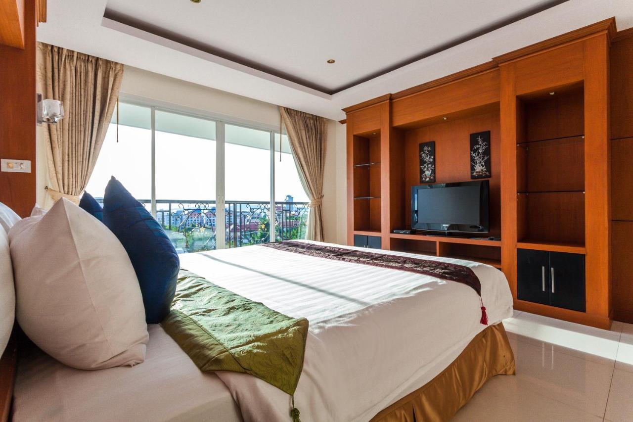 Tara Court Hotel Pattaya Bagian luar foto