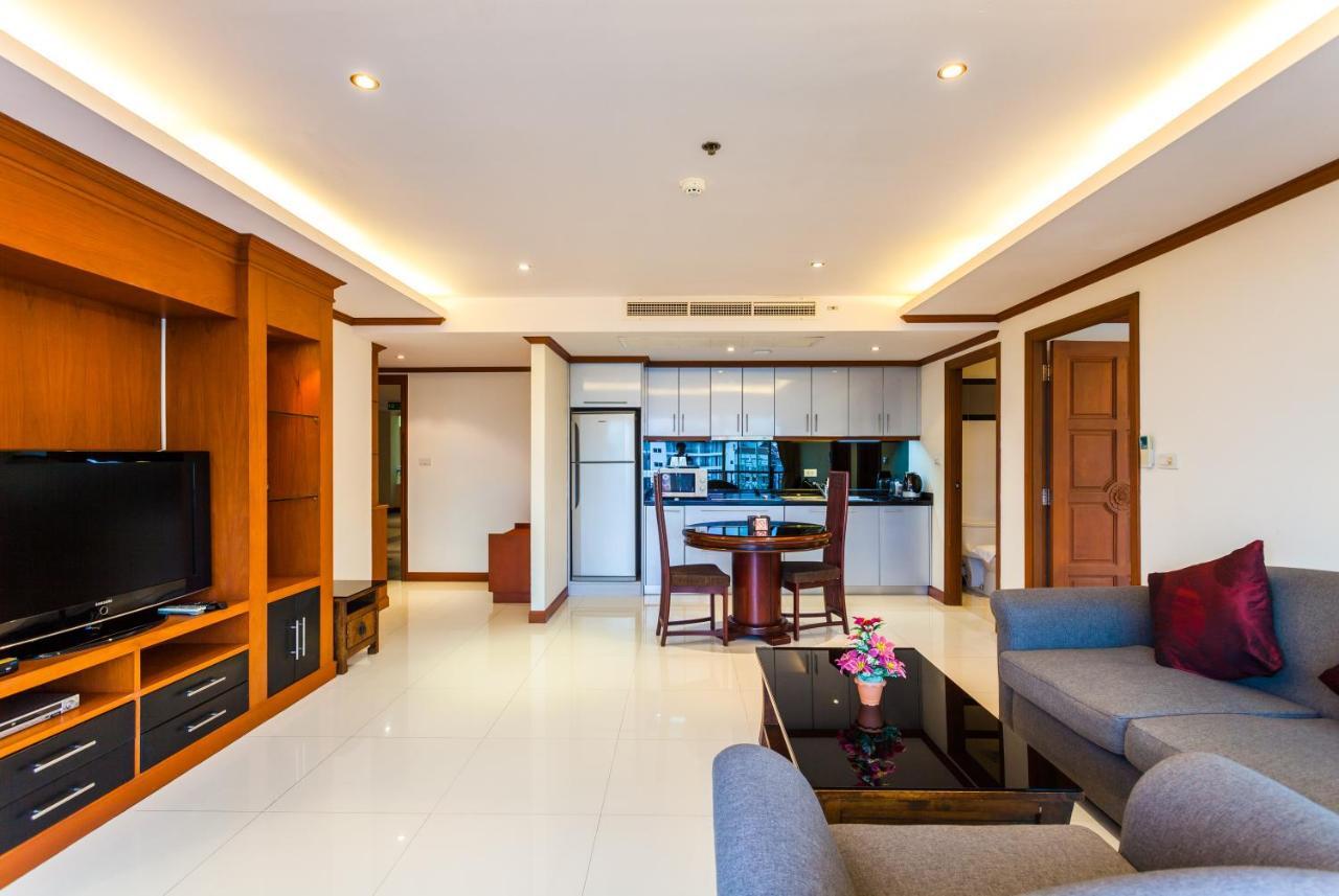 Tara Court Hotel Pattaya Bagian luar foto