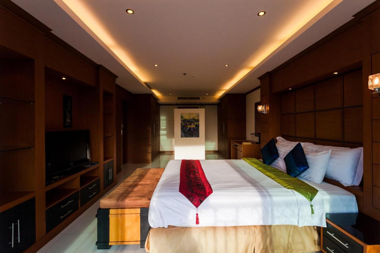 Tara Court Hotel Pattaya Bagian luar foto