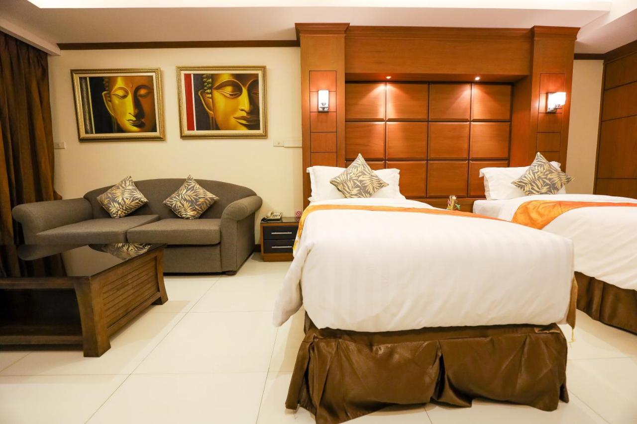 Tara Court Hotel Pattaya Bagian luar foto